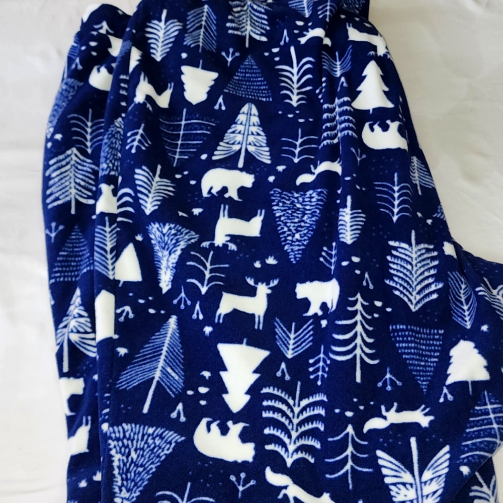 Old navy pajama pants size XXL.